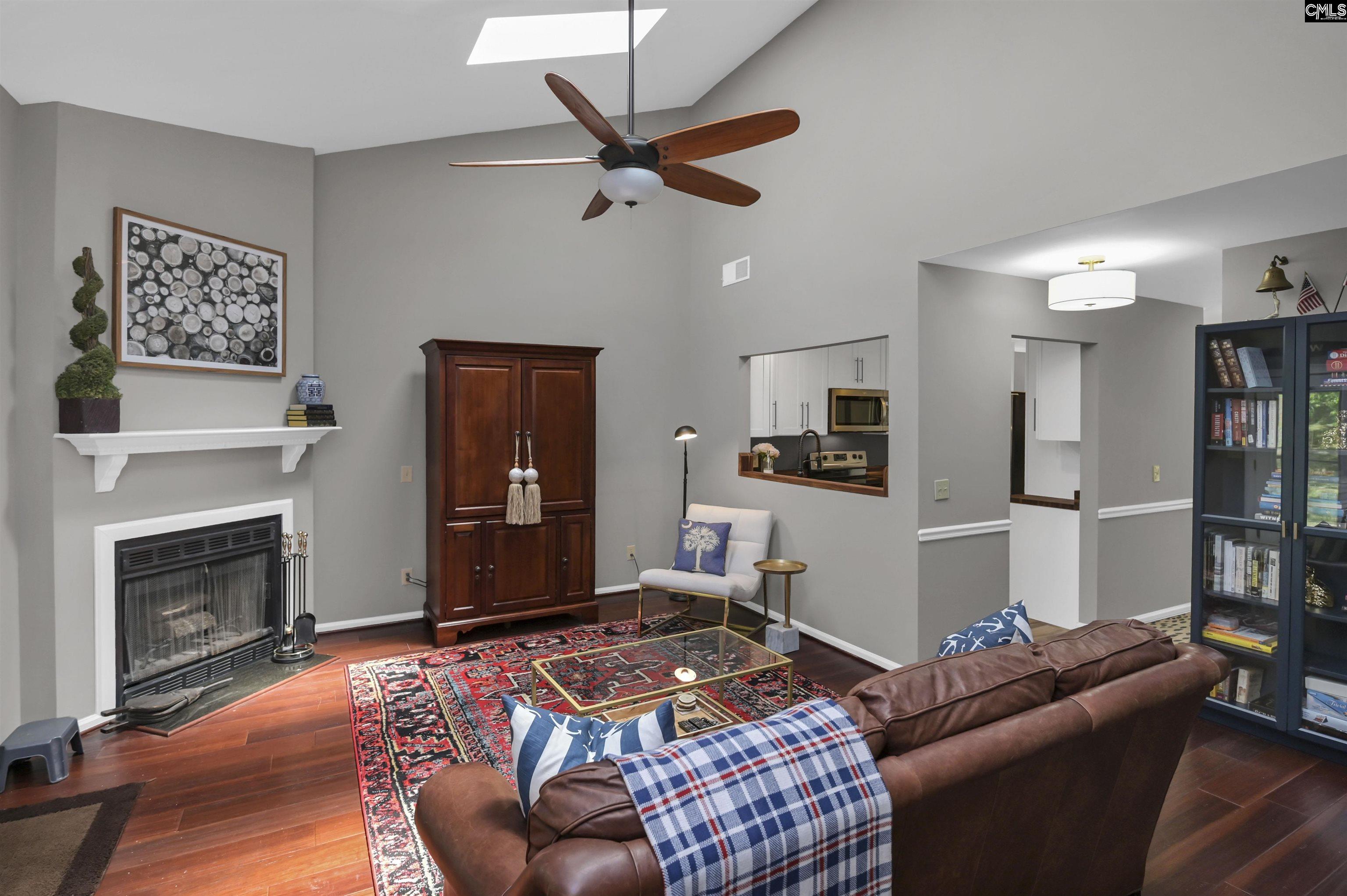 Image 2: LARGE LIVING ROOM WITH COZY FIREPLACE!