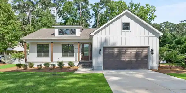 6200 Lakeshore Drive