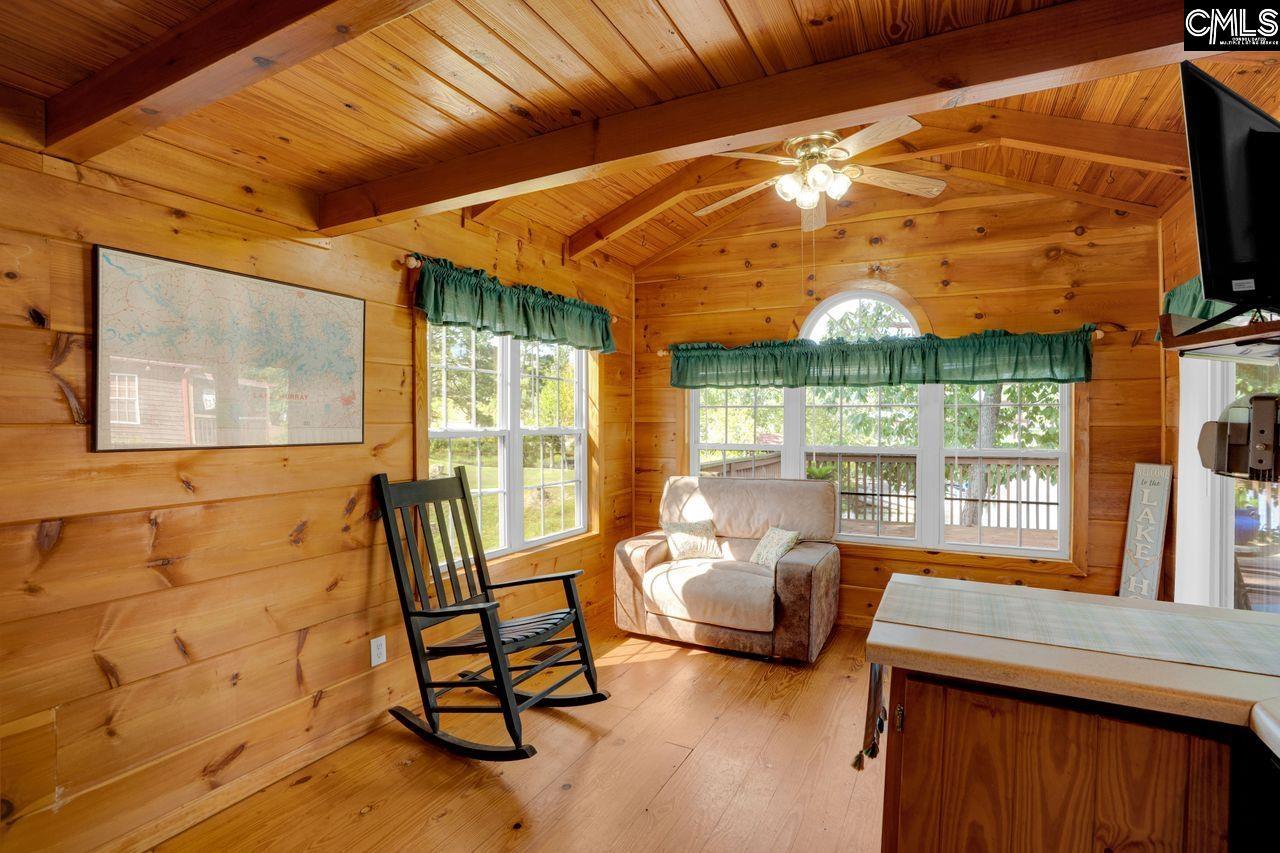 Image 3: Living Room