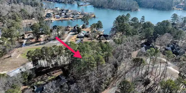 409 Dutchman Shores Circle