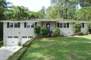 7 LAKECREST DRIVE