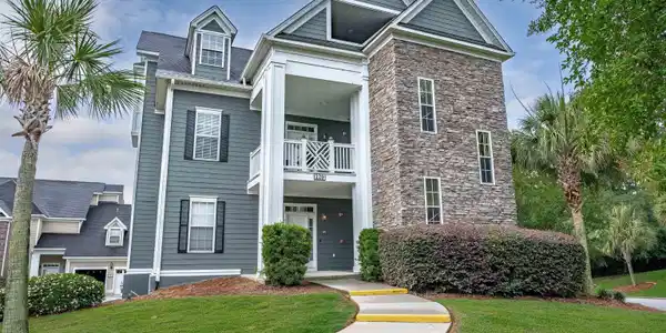 120 Breezes Drive