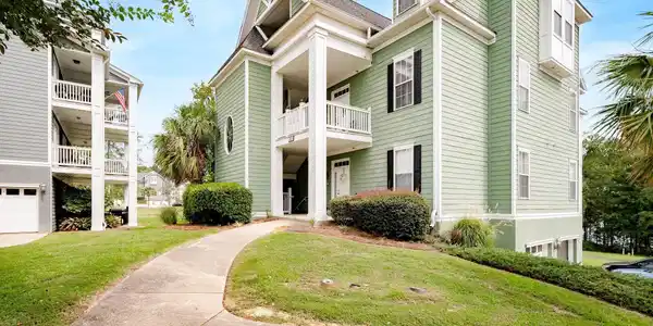 161 Breezes Drive 29B