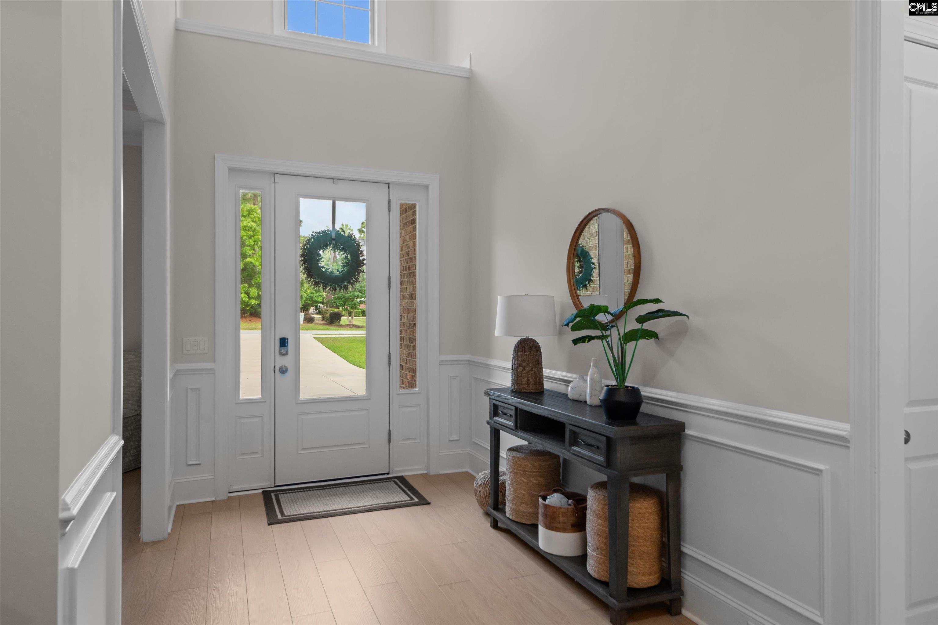 Image 3: Foyer open to 2nd level