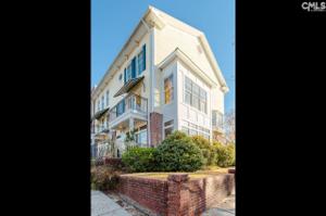 200 EASCOTT Place