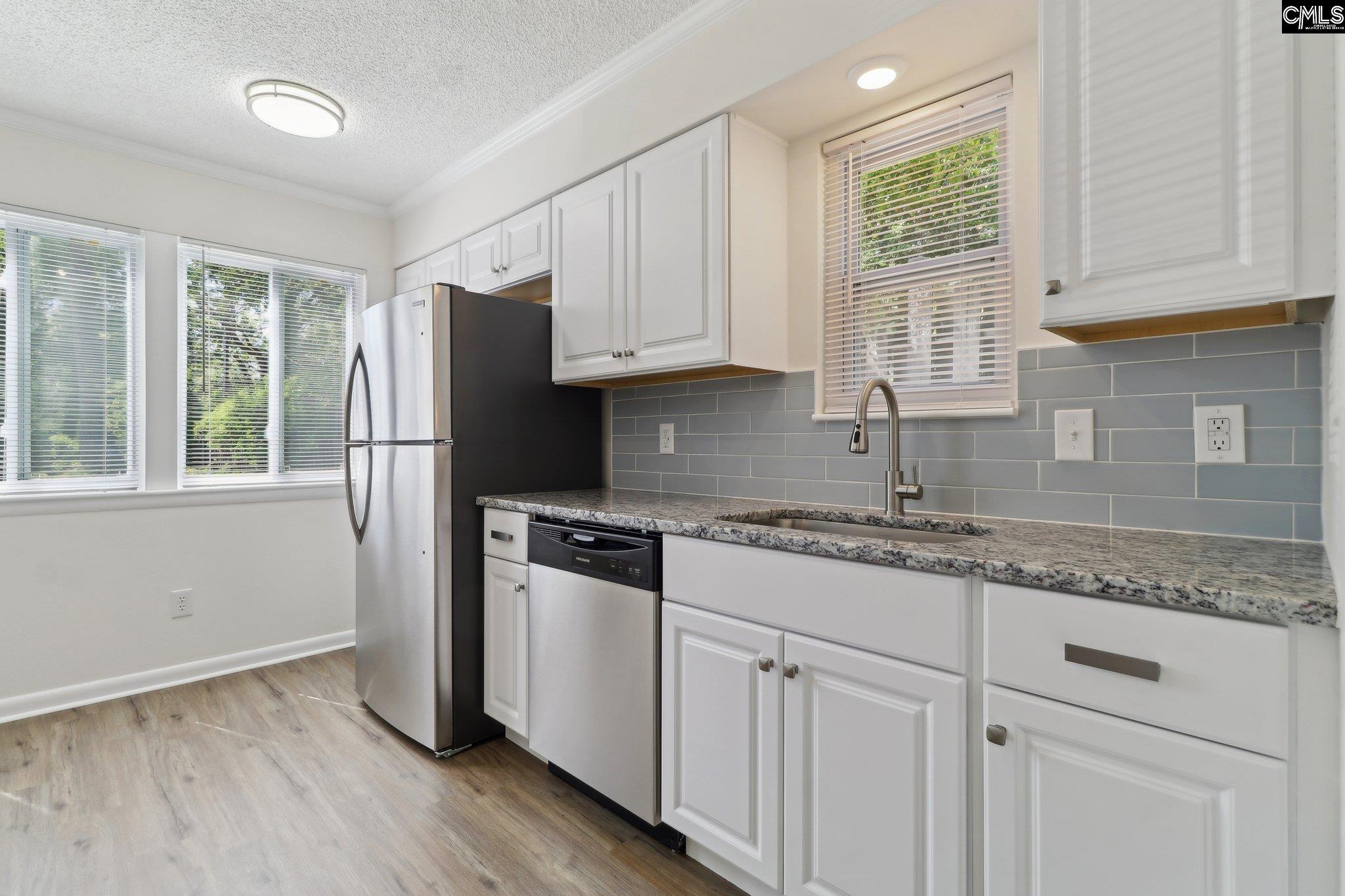 Image 0: Kitchen