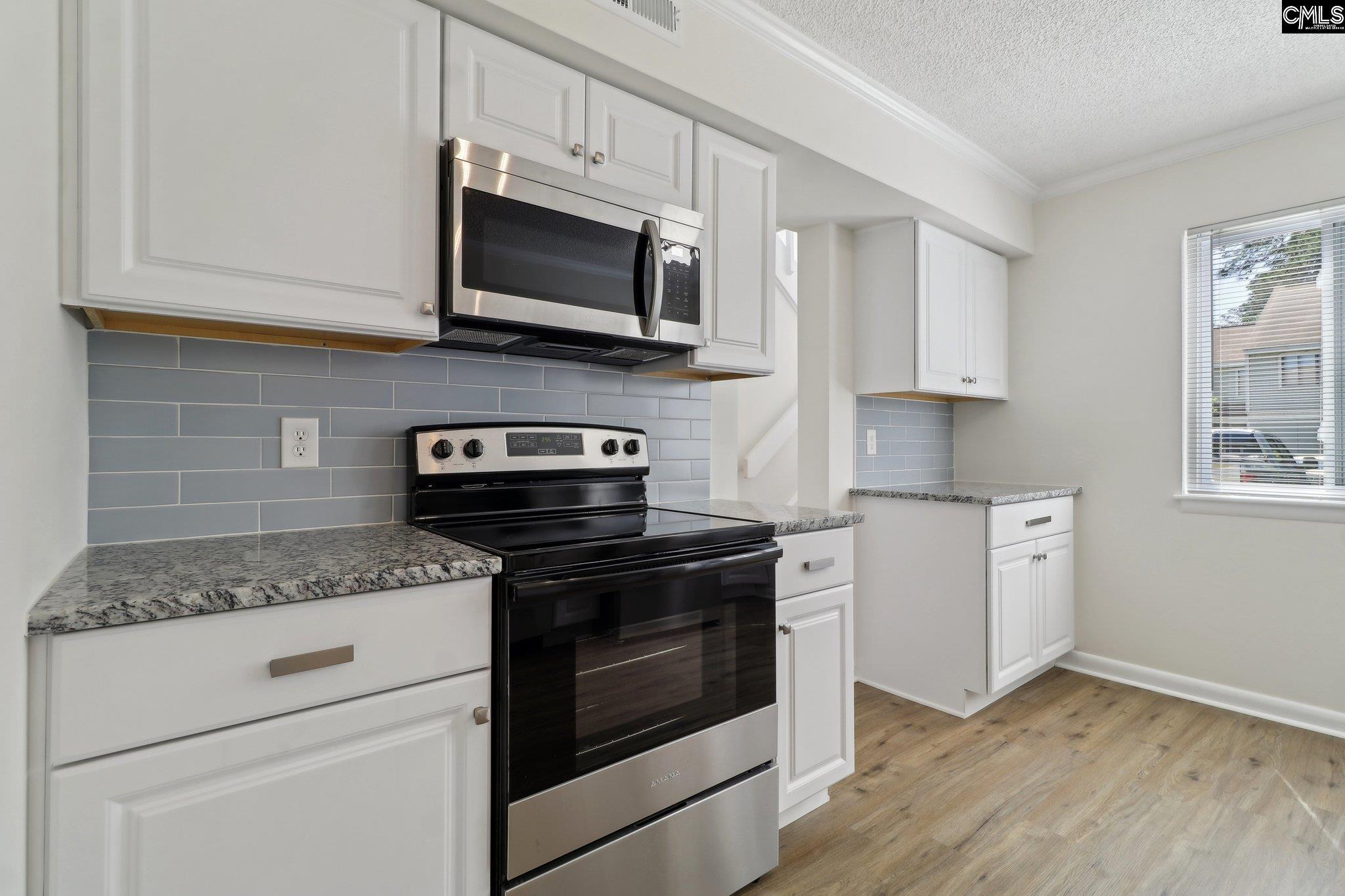 Image 2: Kitchen