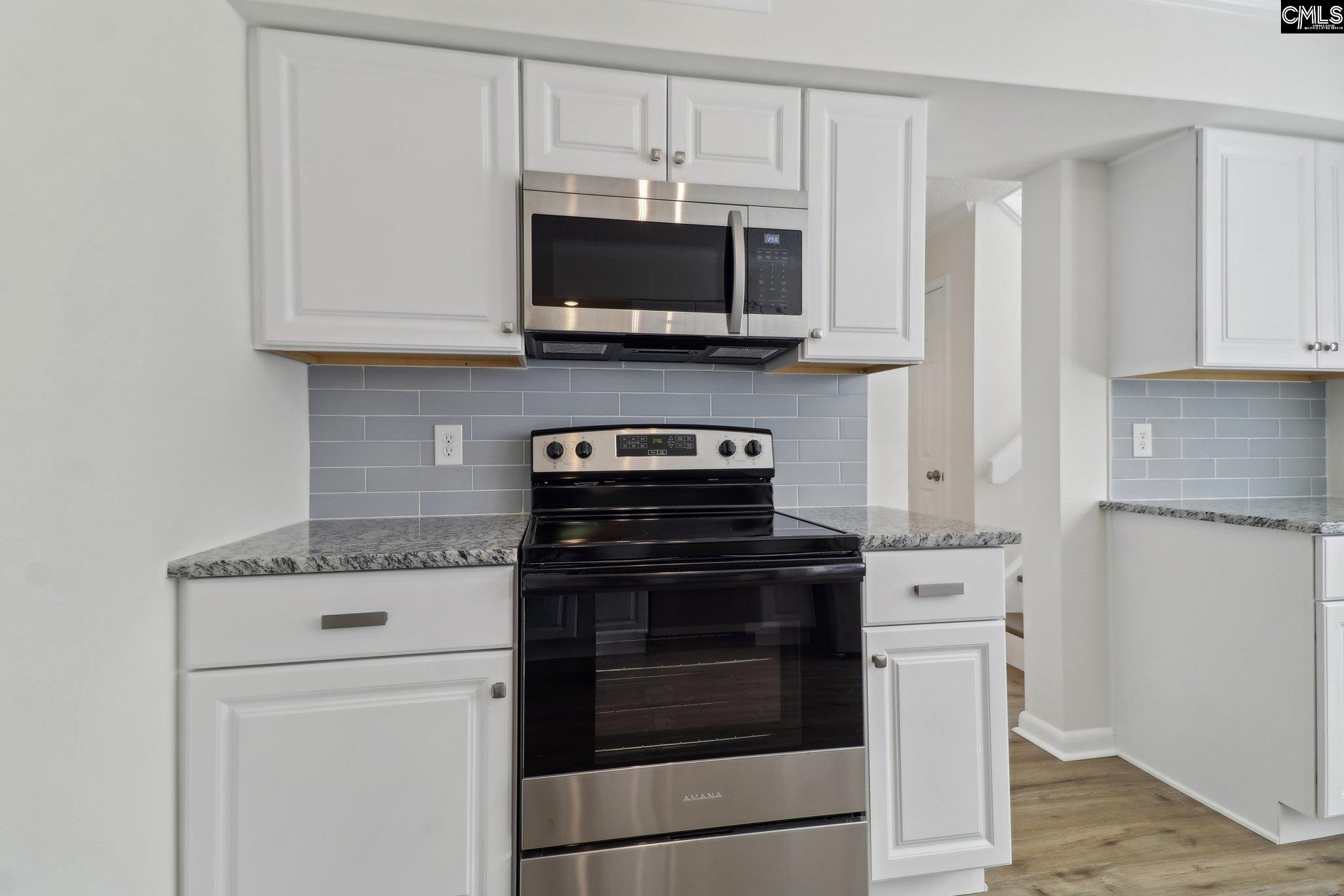 Image 3: Kitchen