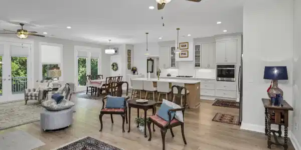 Image 1: GORGEOUS LAYOUT!