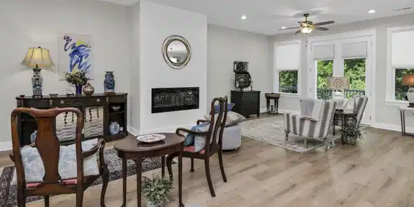 Image 3: COZY FIREPLACE!