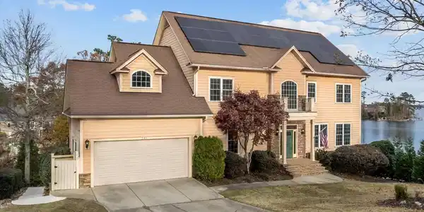 245 Pointe Overlook Drive