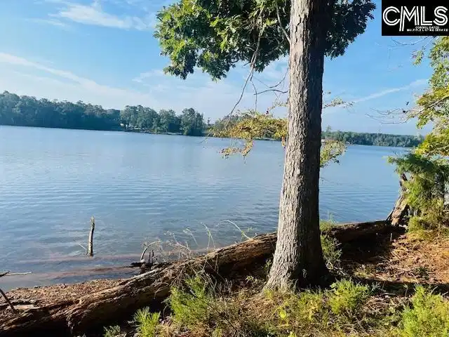 Image 0: Waterfront lot 212