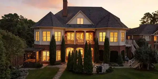 Image 1: Twilight Rear Elevation