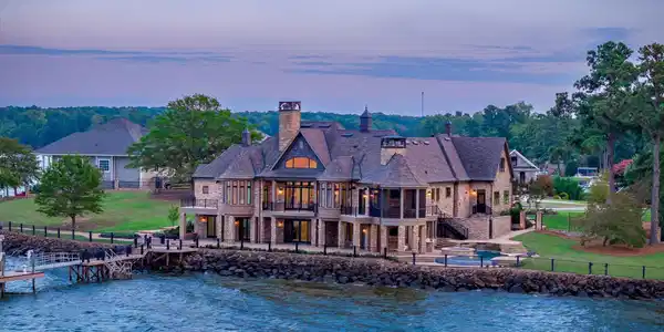 631 Panorama Point