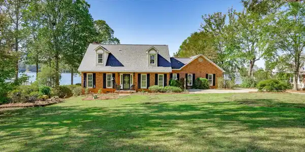 125 Pine Point Drive
