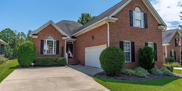 109 Linkside Court
