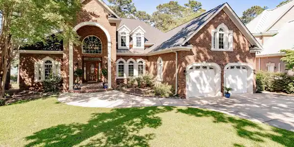 100 Breezy Pointe Lane