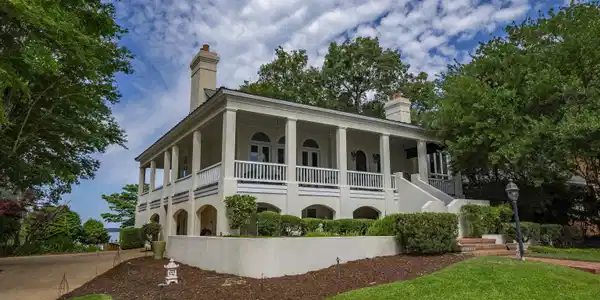 318 Lands End Drive