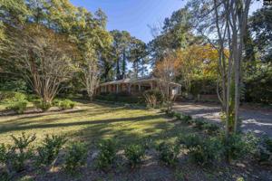 6116 Lakeshore Drive