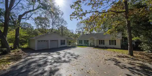 113 Arrow Shores Court