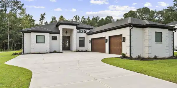 55 Edgewater Drive