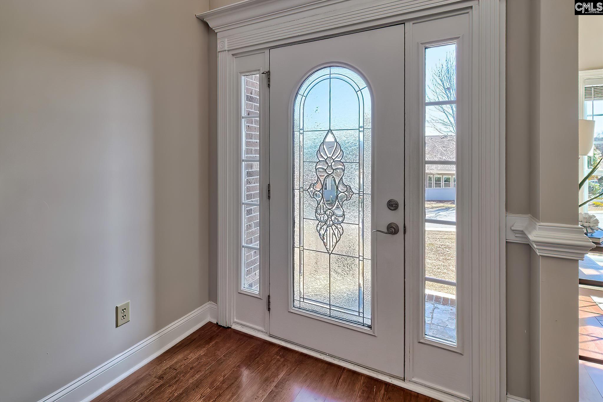 Image 3: Foyer Entry, Vaulted Ceiling