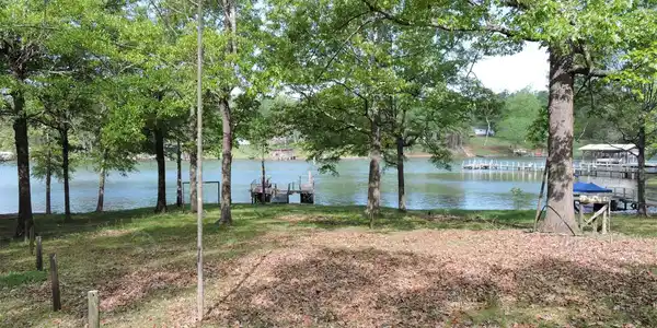 182 HOLLAWAY COVE Road