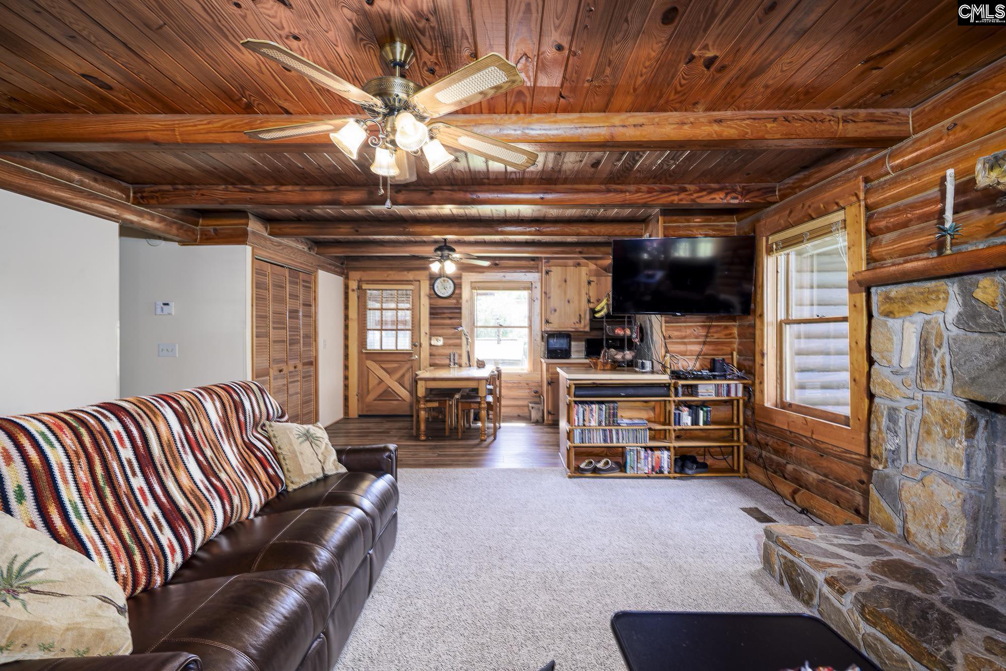 Image 2: Private Retreat Conveniently Located