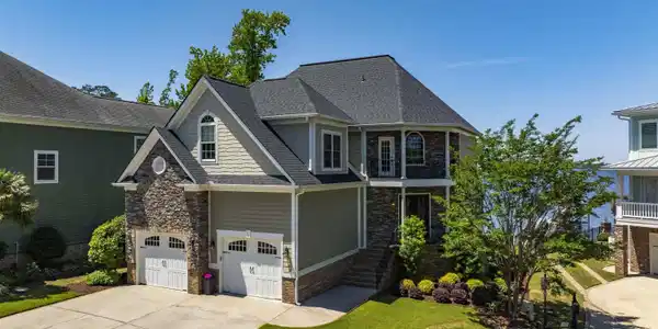 305 Marina Court