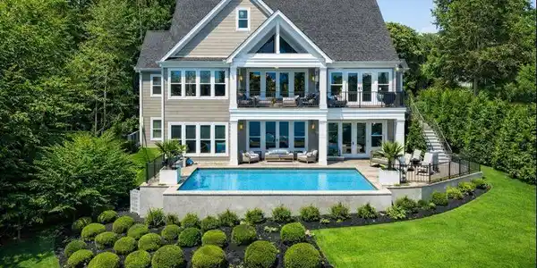 249 Pointe Overlook Drive