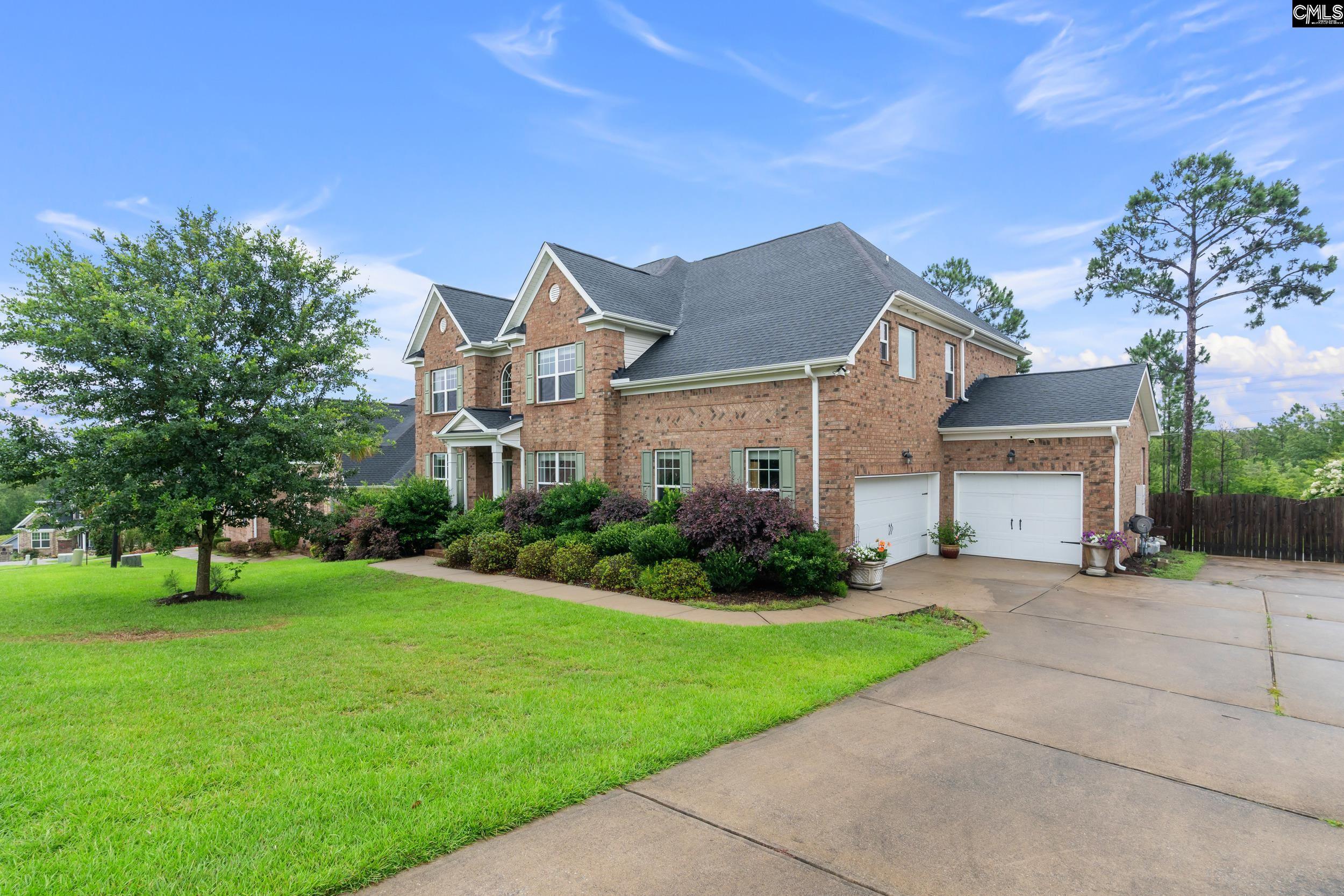 Image 1: Beautiful all brick on a cul-de-sac!