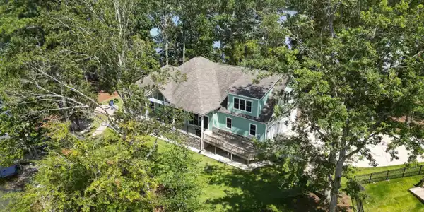 127 Spinnaker Pt