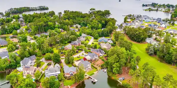 233 Pointe Overlook Drive