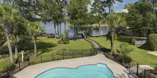 108 Beechcreek Court