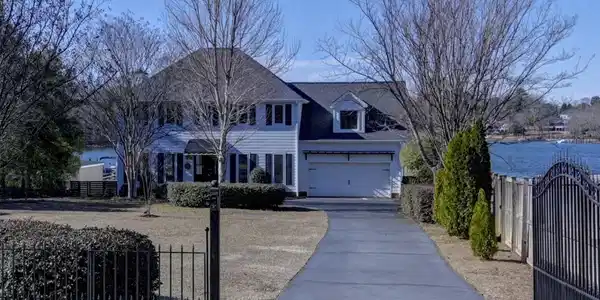 251 Country Lake Drive