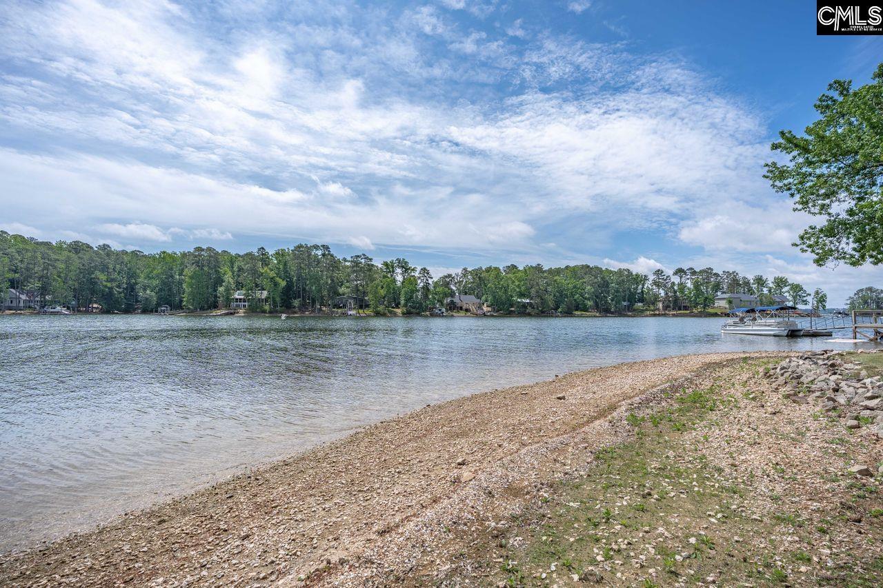 Image 3: 100' of Deep Water Shoreline