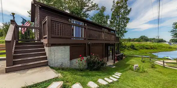 121 Marina Cove Drive