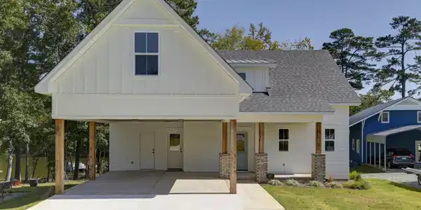387 Bedford Way
