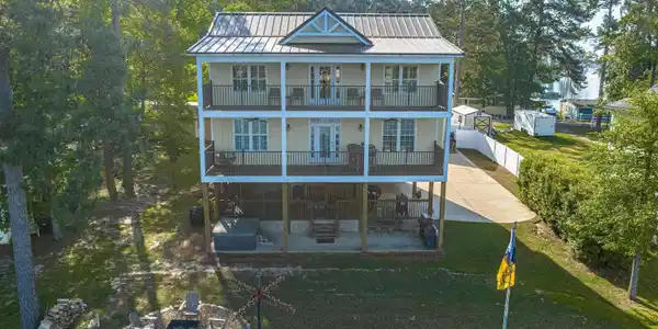 2053 Hollands Landing Road