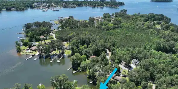 10 North Drive