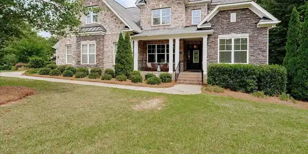 102 Locksley Court