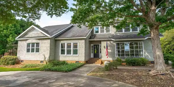 118 Lake Vista Drive
