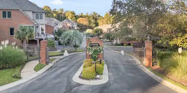 204 Barnacle Circle