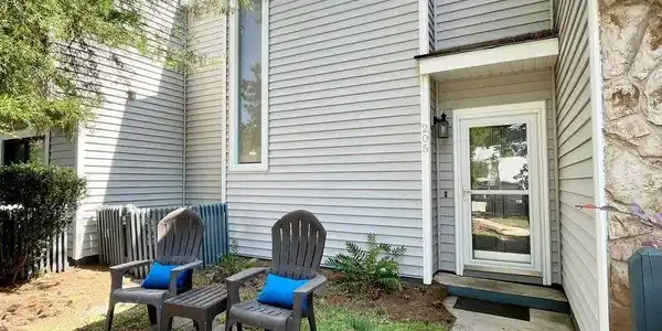 205 Mariners Row