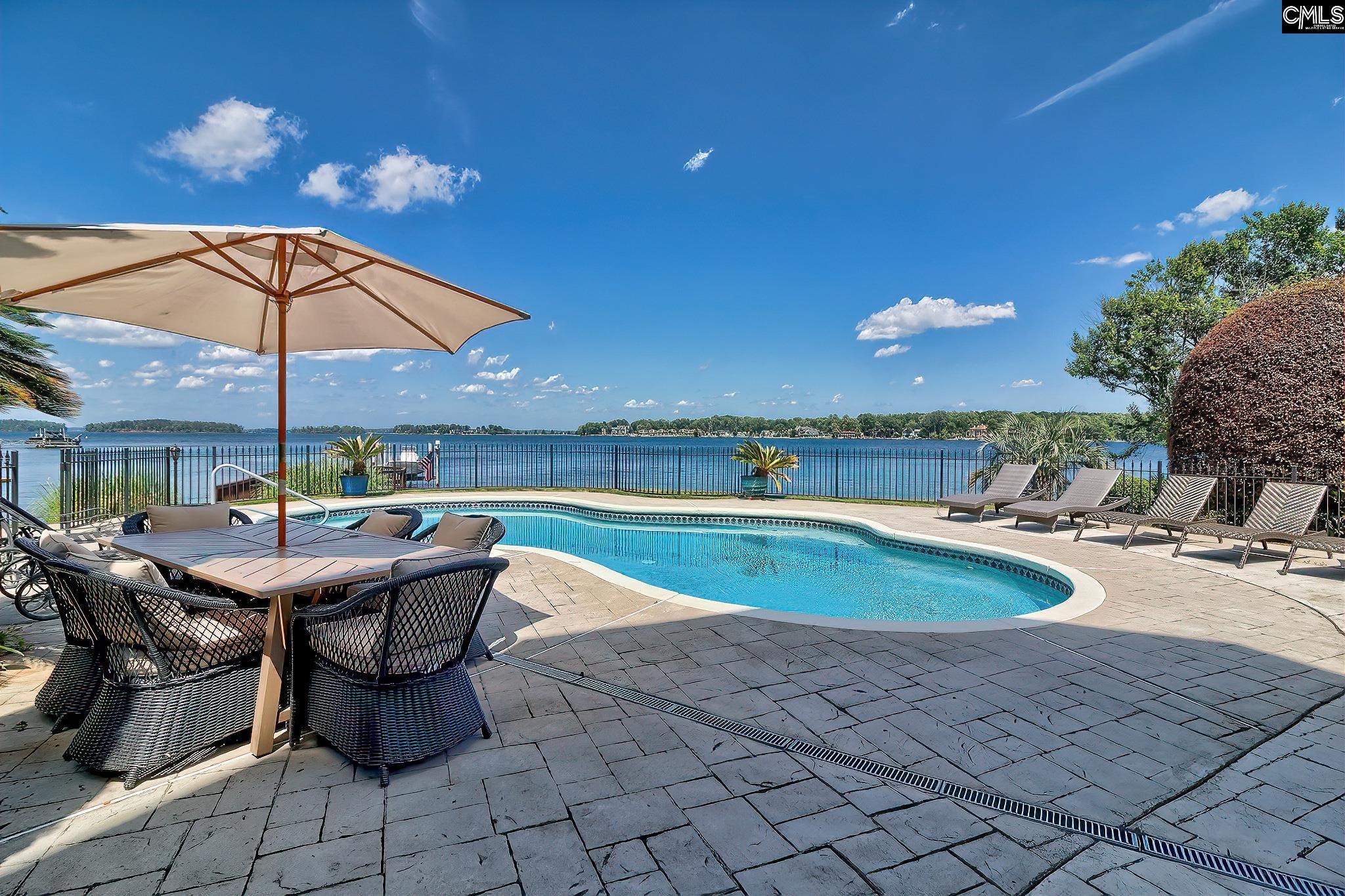 Image 2: Unbelievable oceanesque views