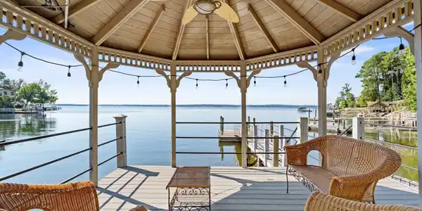 321 Cove View Court