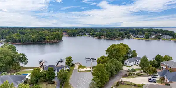 101 Mooring Lane