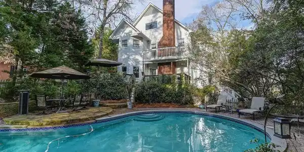 102 lake vista Drive