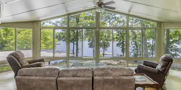 301 Oak Circle