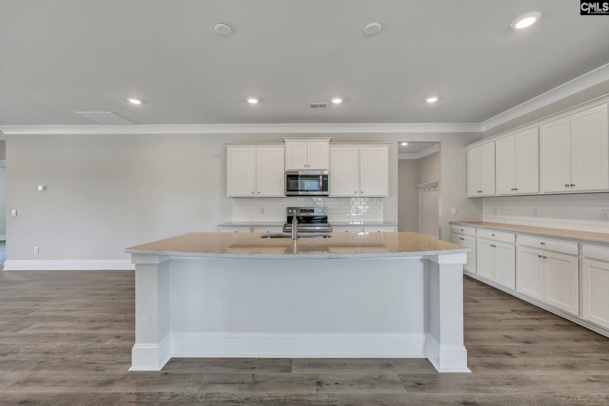 Image 1: Trivecta kitchen